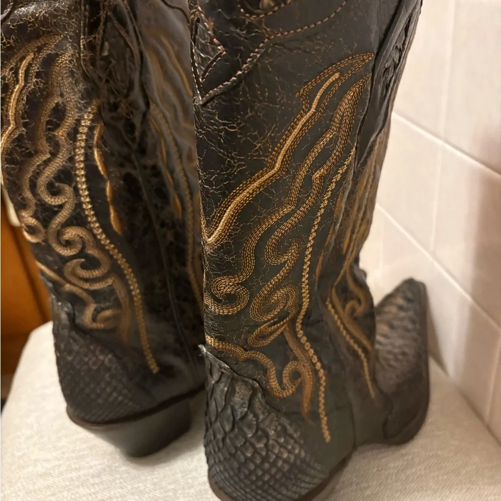 Corral women’s western style tall boot size 9 - Picture 6 of 8